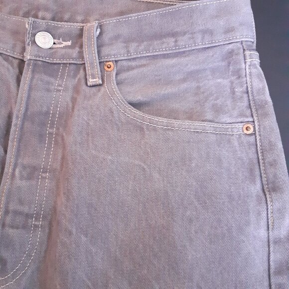 Levi Strauss 501 Straight Fit SZ 32x32 Light Grey Button Up Jeans - Picture 5 of 15